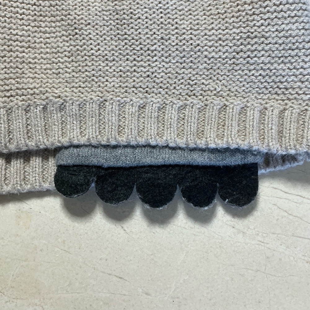 Zara Beige Knit Hoodie with Gray Lining and shorts, size 3 to 4 boys - Picture 2 of 5